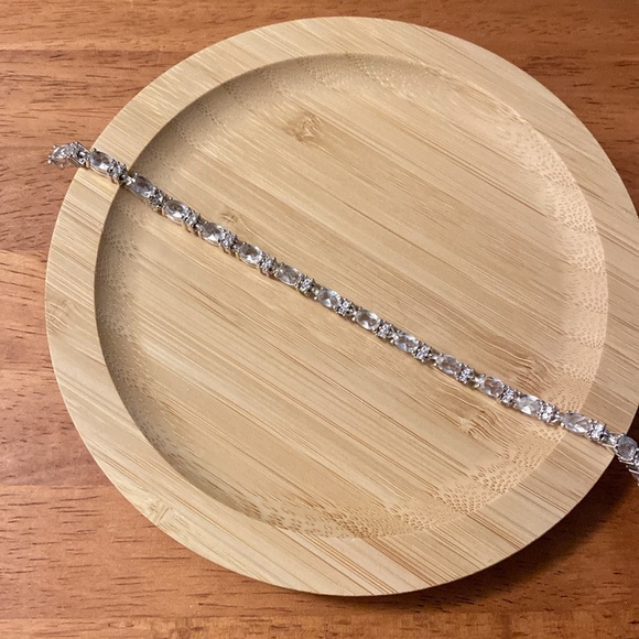 Vintage Avon #3 Tennis Bracelet (silver) - Picture 2 of 3